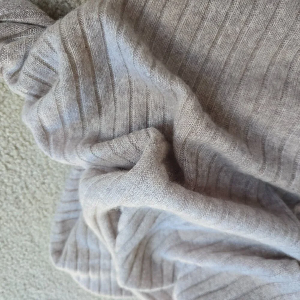 NWOT Halogen Cashmere Ribbed Scarf With Angled Ends Tan Oatmeal